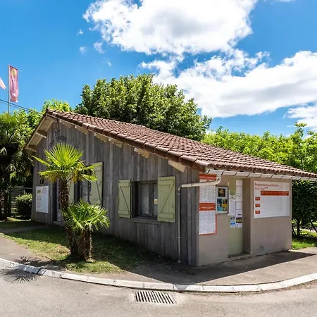 キャンプ場 Maeva Escapades 4*