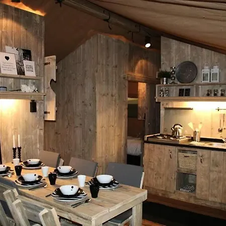 Maeva Escapades ミヨー